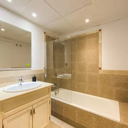 Spacious Gym Paddel Club Wifi Park Apartment *