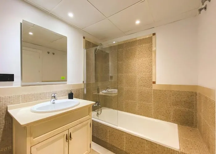Spacious Gym Paddel Club Wifi Park Apartment *